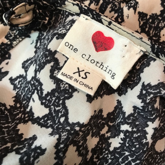 ONE CLOTHING Spring Longsleeve Pocket Romper XS - Picture 7 of 8